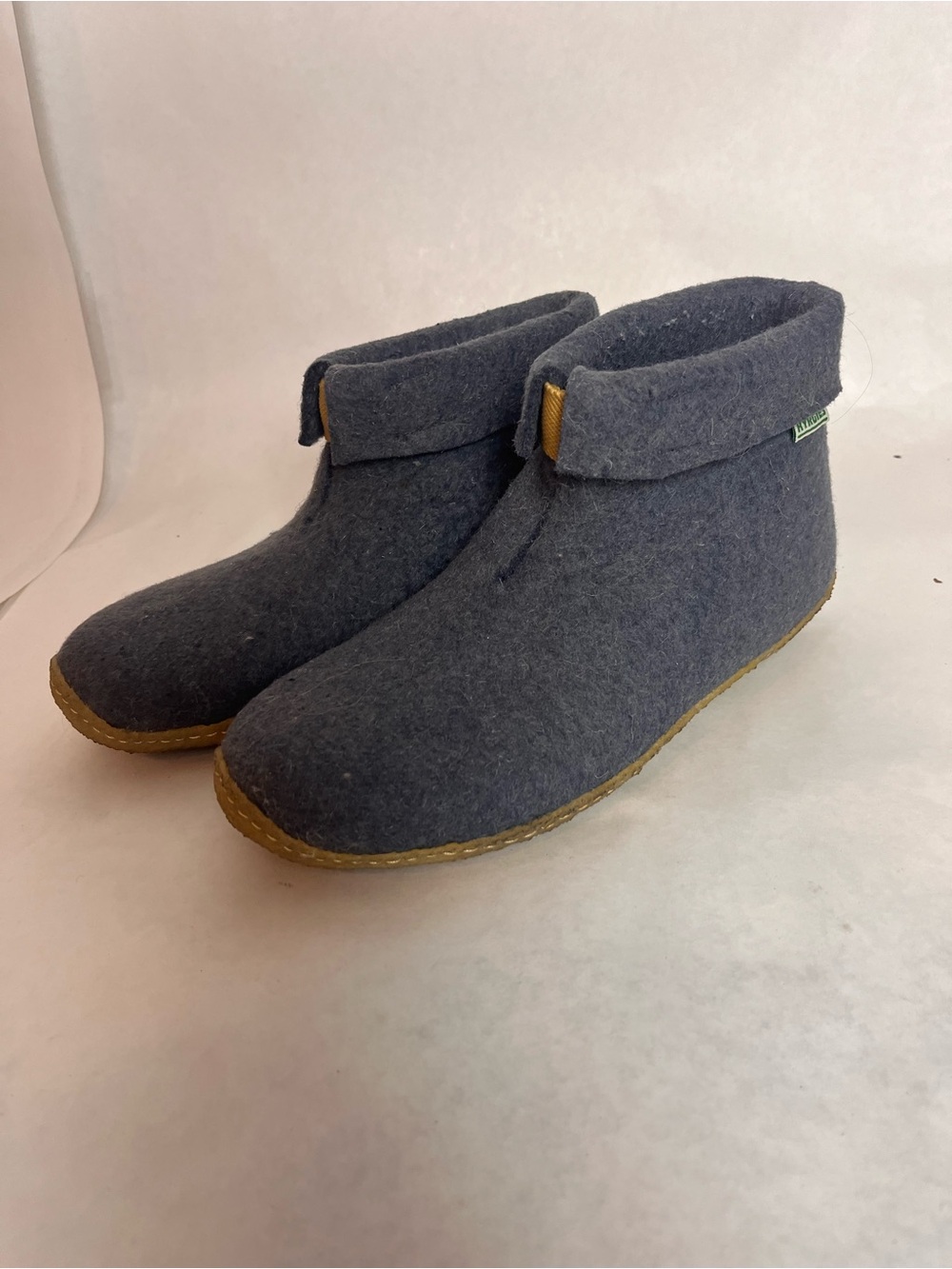 Kyrgies Unisex Wool Boots
